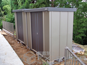 の物置・屋外倉庫 エスケーセブン SK7-70 多雪型(SK7S-70 )+棚板棚柱セット 施工例