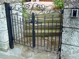 の門扉 ローシェン 2型 両開き 75角門柱使用 施工例