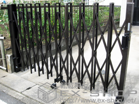 のカーゲート トリップゲート RA型 ノンレール 片開き 30S 施工例