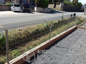 のフェンス・柵 イーネットフェンス1F型 自由柱施工 施工例