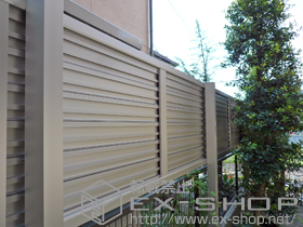 のフェンス・柵 レスティナフェンス7型 横目隠し 自由柱施工 施工例