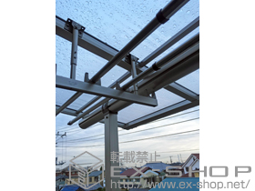 のバルコニー・ベランダ屋根 プレシオステラス F型 屋根タイプ 連棟　積雪〜20cm対応＋吊り下げ式物干し　標準用(2本入り)　＋2階用　水平式物干し 木造躯体用(2本入り) 施工例