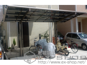 のカーポート カーブポートシグマIII 積雪〜20cm対応+着脱式サポート ロング柱23用(1本入り2セット)+収納式物干し 標準タイプ(2本入り1セット) 施工例