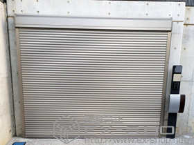 のガレージシャッター ガレージシャッタークワトロ手動式外部付タイプ 外部停電時開閉機構仕様 施工例