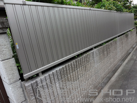 のフェンス・柵 レスティナフェンス8型 たて目隠し 自由柱施工 施工例