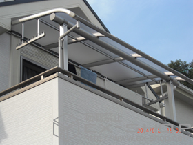 のバルコニー・ベランダ屋根 プレシオステラス R型 屋根タイプ 単体 積雪〜20cm対応+吊り下げ式物干し 標準2本入り 施工例