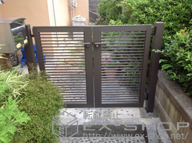 の門扉 プレスタ門扉 1型 細横桟 両開き 柱使用 施工例