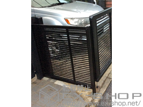 のフェンス・柵 エクスラインフェンス1型 間仕切柱施工 施工例