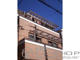 のバルコニー・ベランダ屋根 プレシオステラス F型 屋根タイプ 連棟 積雪〜20cm対応 施工例