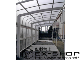 のカーポート レイナキャップポートグラン　積雪〜20cm対応＋水平式物干し(カーポート柱用) 2本入り ロング×1＋サイドパネル＋水平式物干し(カーポート柱用) 2本入り ロング×1 施工例