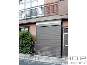 のガレージシャッター ガレージシャッタークワトロ 電動式 外部付タイプ 施工例