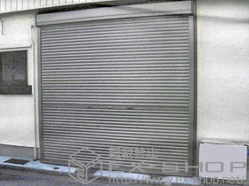 のガレージシャッター ガレージシャッタークワトロ 手動式 外部付タイプ 施工例