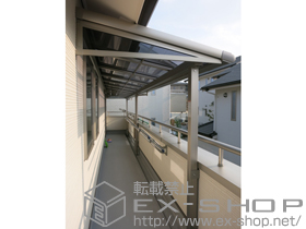 のバルコニー・ベランダ屋根 パワーアルファ F型 屋根タイプ 連棟 積雪〜30cm対応＋側面ランマパネル/外壁取付用部材 施工例