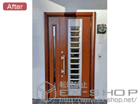 の玄関ドア リシェントK4仕様 22親子R001型＋しまえるんですα 親子用(引分け) 施工例