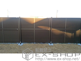 のフェンス・柵 プレスタフェンス 8型 横ルーバー アルミ多段柱使用 施工例