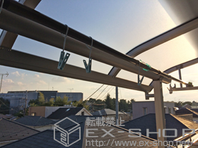 のバルコニー・ベランダ屋根 プレシオステラス R型 屋根タイプ 単体 積雪〜20cm対応＋吊り下げ式物干し 施工例