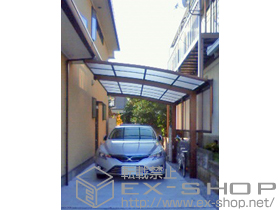 のカーポート レイナポートグラン　積雪〜20cm対応＋標準・ハイルーフ兼用（2本入り）＋サイドパネル 施工例