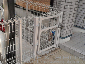 の門扉 メッシュフェンスG10 門扉 片開き 柱使用 施工例