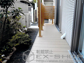 のウッドデッキ 樹ら楽ステージ＋独立ステップ＋ノンレールサッシ納め部材＋デザイナーズパーツフェンス デッキ仕様 施工例