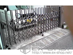 のカーゲート トリップゲート ペットガード型 ノンレール 片開き 33S 施工例