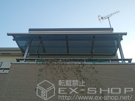 のバルコニー・ベランダ屋根 ライザーテラスII R型 屋根タイプ 単体 積雪〜20cm対応＋吊り下げ物干し（ワイド） 標準2本入り 施工例