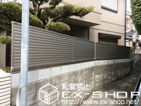 のフェンス・柵 レスティナフェンス5型 自由柱施工＋フェンス下すき間隠し 施工例