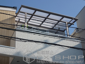 のバルコニー・ベランダ屋根 パワーアルファ F型 屋根タイプ 単体 積雪〜30cm対応+吊下げ式物干し 標準 2本入 施工例