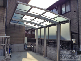 のカーポート レイナポートグラン50 積雪〜50cm対応＋サイドパネル＋着脱式サポート柱 施工例