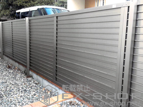 のフェンス・柵 プレスタフェンス 5型 横目隠し フリーポールタイプ 施工例