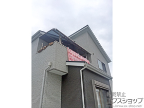 のバルコニー・ベランダ屋根 ライザーテラスII R型 屋根タイプ 単体 積雪〜20cm対応＋吊り下げ物干し(ワイド) 仕様：標準 2本入り 施工例