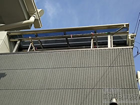 のバルコニー・ベランダ屋根 プレシオステラス F型 屋根タイプ 単体 積雪〜20cm対応＋水平式物干し 木造躯体用 標準タイプ 2本入り×1セット 施工例