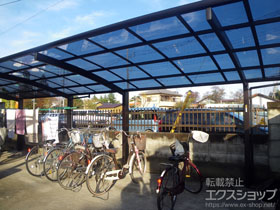 のカーポート プレシオスポート 縦連棟 積雪〜20cm対応＋収納式物干しセット2型（2本入り）×1セット 施工例