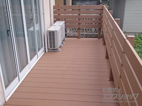 のウッドデッキ リウッドデッキ 200＋リウッドデッキフェンス3型＜横スリット＞ 柱Ｔ110・パネル5段仕様 施工例