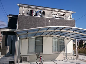 のバルコニー・ベランダ屋根 スピーネ R型 屋根タイプ 連棟 積雪〜20cm対応＋壁付け物干し 標準 2本入り×1セット 施工例