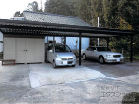 のカーポート テリオスポートIII 900 4台用 横連棟 角柱6本仕様 積雪〜30cm対応+【外観左側】サイドパネル（ポリカーボネート）+【幅方向囲い】サイドパネル（ポリカーボネート）+コーナー部材(1本入)×1 施工例