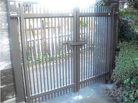 の門扉 ハイ千峰 両開き 柱使用 施工例