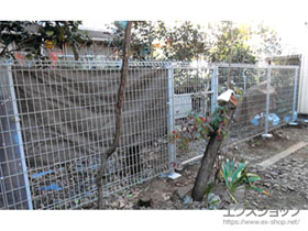 のフェンス・柵 メッシュフェンスG10 フリー支柱タイプ＋シリンダー錠対応門扉 片開き 柱使用 施工例