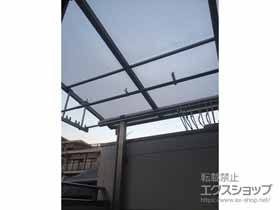 のバルコニー・ベランダ屋根 プレシオステラス F型 屋根タイプ 単体 積雪〜20cm対応＋吊り下げ式物干し 仕様：標準 2本入り 施工例