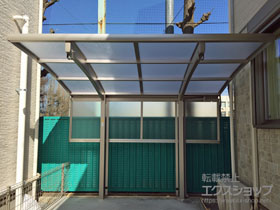 のサイクルポート・駐輪場 プレシオスポート ミニ 積雪〜20cm対応＋サイドパネル 奥行サイズ:長さ29用＋着脱式補助柱　2本入り×1セット 施工例