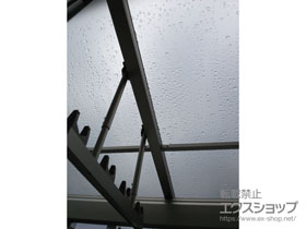 のバルコニー・ベランダ屋根 ヴェクターテラス F型 屋根タイプ 単体 積雪〜20cm対応＋吊り下げ式物干し 標準 2本入り×1セット 施工例