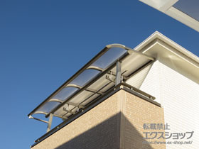 のバルコニー・ベランダ屋根 プレシオステラス R型 屋根タイプ 単体 積雪〜20cm対応＋吊り下げ式物干し 標準 2本入 施工例