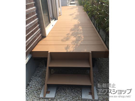 のウッドデッキ リウッドデッキ 200＋側面幕板 追加部材：幕板【ANK-CD18-1】6尺1枚入（￥7,000）×1セット 追加部材：側面幕板取付部品【ANK-KC-4XA】（￥4,700）×1セット 施工例