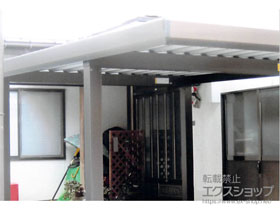 のカーポート ジーポートneo Aタイプ 角柱4本仕様 標準鼻隠し 積雪〜100cm対応＋変形敷地対応セット 施工例