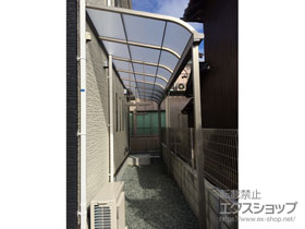 のテラス屋根 スピーネ R型 1500 テラスタイプ 連棟 積雪〜50cm対応＋吊り下げ物干しＡセット ロング 2本入 施工例