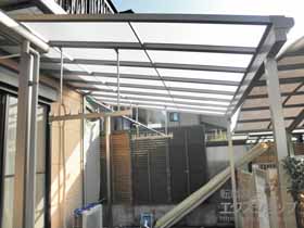 のテラス屋根 スピーネ F型 テラスタイプ 単体 積雪〜20cm対応＋吊り下げ物干しＢセット 標準2本入り×1セット 施工例