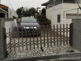 のカーゲート トリップゲート 傾斜地専用型 ノンレール 片開き 33S 施工例