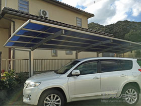 のカーポート レイナポートグランZ 縦連棟　積雪〜20cm対応＋着脱式サポート 標準・ハイルーフ兼用 2本入り×2セット＋屋根ふき材補強部品セット（2セット） 施工例