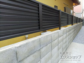 のフェンス・柵 ミエーネフェンス 目隠しルーバータイプ 自由柱施工 施工例