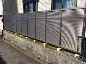 のフェンス・柵 ハイスクリーンフェンスA型 フリーポールタイプ 施工例