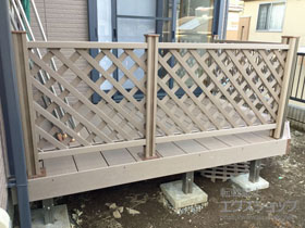 のウッドデッキ レストステージ 幕板納まり＋ウッドパーティション ベース仕様 施工例